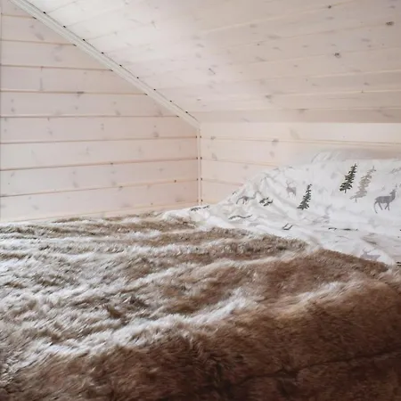 Awesome In Brottum W/ Sauna And 4 Bedrooms Semesterbostad Skrukkerud