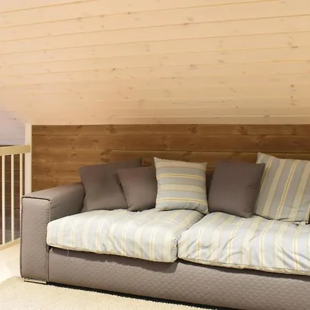 Awesome In Brottum W/ Sauna And 4 Bedrooms Semesterbostad